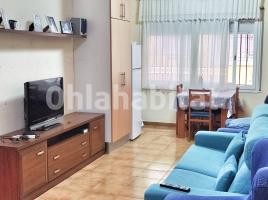 Apartament, 60 m², près de bus et de train, Travesía Travessia Creu