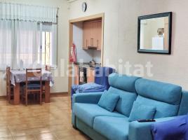 Apartament, 60 m², près de bus et de train, Travesía Travessia Creu