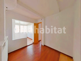 Attic, 66 m², near bus and train, Calle de la Unió, 38