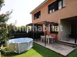Casa (unifamiliar adosada), 230 m², cerca de bus y tren, seminuevo