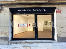 Local comercial, 77 m², cerca bus y metro