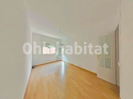Pis, 87 m², près de bus et de train, Calle de Mossèn Jacint Verdaguer, 67