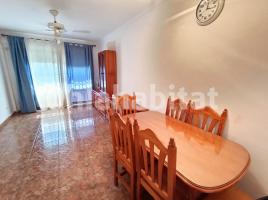 Pis, 61 m², près de bus et de train, Calle Rosellon