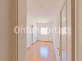 Àtic, 50 m², prop de bus i tren, Calle de la Maladeta, 15