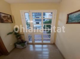 Casa (unifamiliar adossada), 231 m², prop de bus i tren