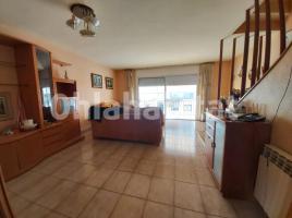 Casa (unifamiliar adossada), 231 m², prop de bus i tren