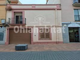 Casa (unifamiliar adossada), 261 m², Zona