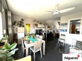 Duplex, 111 m², near bus and train