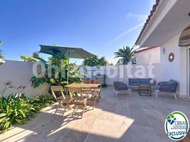 Houses (villa / tower), 102 m², Calle Alberes, 37B