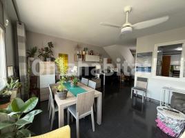 Dúplex, 111 m², Zona