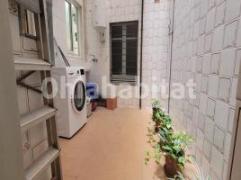 Piso, 63 m², cerca de bus y tren, Calle del Treball