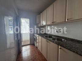 Flat, 77 m², near bus and train
