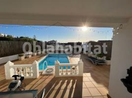 Casa (xalet / torre), 210 m², prop de bus i tren, seminou