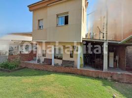 Casa (chalet / torre), 176 m², seminuevo, Calle de Linares