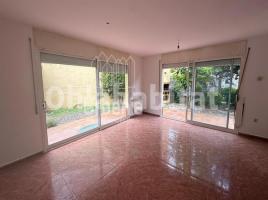 Casa (unifamiliar adosada), 222 m², Zona