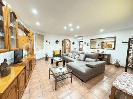 Casa (unifamiliar adosada), 330 m², cerca de bus y tren, Calle Major