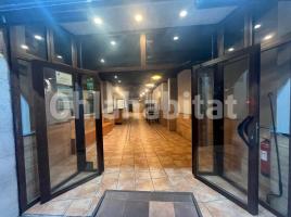 Alquiler local comercial, 150 m², cerca de bus y tren