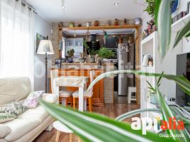 Àtic, 74 m², près de bus et de train