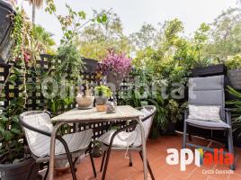 Àtic, 74 m², près de bus et de train