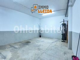 Casa (unifamiliar adosada), 265 m², cerca de bus y tren, seminuevo, Calle Valentí Almirall, 6