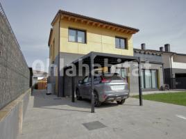  (unifamiliar aïllada), 199 m², presque neuf