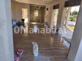 Casa (unifamiliar aislada), 190 m², cerca de bus y tren, seminuevo