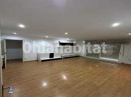 Pis, 121 m², prop de bus i tren, Calle de Puigcerdà