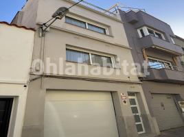 Casa (unifamiliar adossada), 127 m², prop de bus i tren