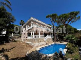 Casa (xalet / torre), 279 m², seminou, Calle Castanyer