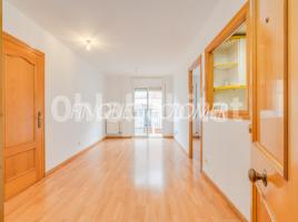 Dúplex, 85 m², prop de bus i tren, Calle de València