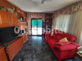 Piso, 107 m², cerca de bus y tren, Avenida del Bosc