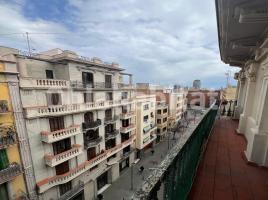 Piso, 95 m², cerca de bus y tren, Calle de les Flors