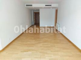 For rent flat, 101 m², almost new, Zona