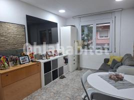Piso, 69 m², cerca de bus y tren, Calle Mina