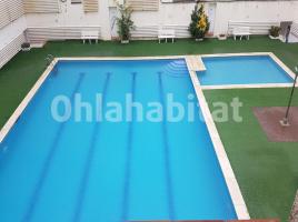 Àtic, 36 m², près de bus et de train, Calle Miquel Biada