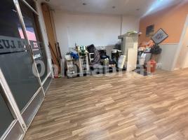 Local comercial, 70 m², cerca de bus y tren