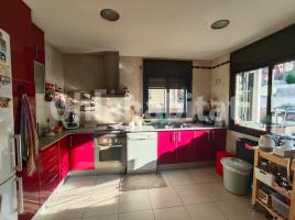 Houses (villa / tower), 189 m², almost new