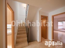 Houses (terraced house), 210 m², almost new