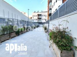 Piso, 67 m², cerca de bus y tren, seminuevo