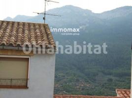 Casa (unifamiliar adossada), 240 m², Zona