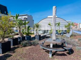 Louer , 330 m², presque neuf, Calle d'Àvila