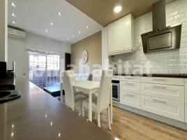 For rent flat, 103 m², near bus and train, Calle Numància