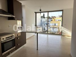 Flat, 91 m², almost new