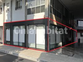 For rent business premises, 290 m², Avenida de Sant Narcís, 24