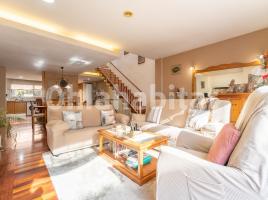 Casa (unifamiliar adosada), 265 m², seminuevo, Calle segle XX