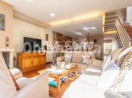 Casa (unifamiliar adosada), 265 m², seminuevo, Calle segle XX