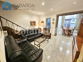 Casa (unifamiliar adosada), 375 m²