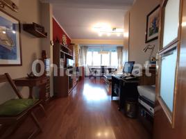 Piso, 94 m², Calle Girona