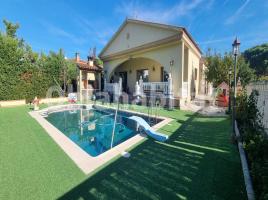 Houses (villa / tower), 345 m², almost new