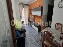 Piso, 66 m², cerca de bus y tren, Calle la Menta